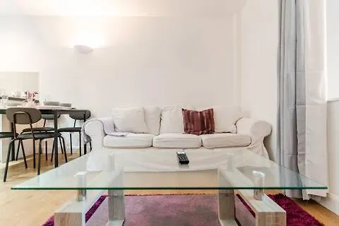 Cozy 2Bd Flat Nottingham City Centre 0*,  United Kingdom